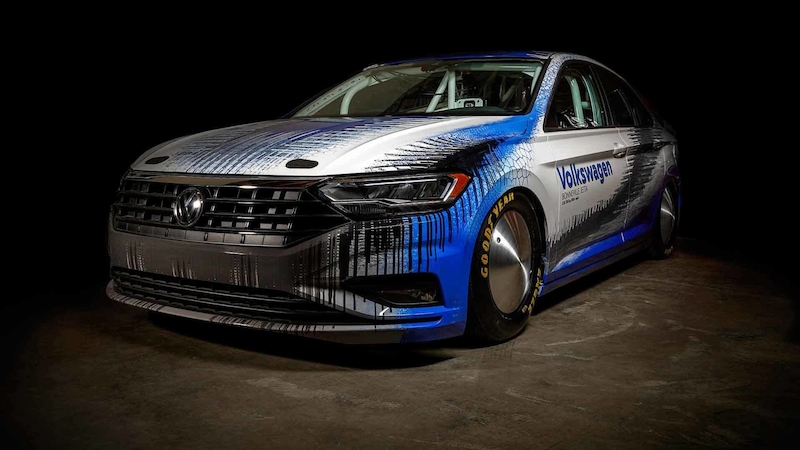 Tento VW Jetta dá 335 km/h! 