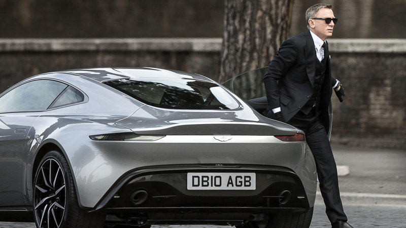 Aston Martin DB10