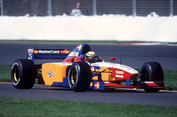 Monopost F1 do bežnej premávky má smerovky a je na predaj!