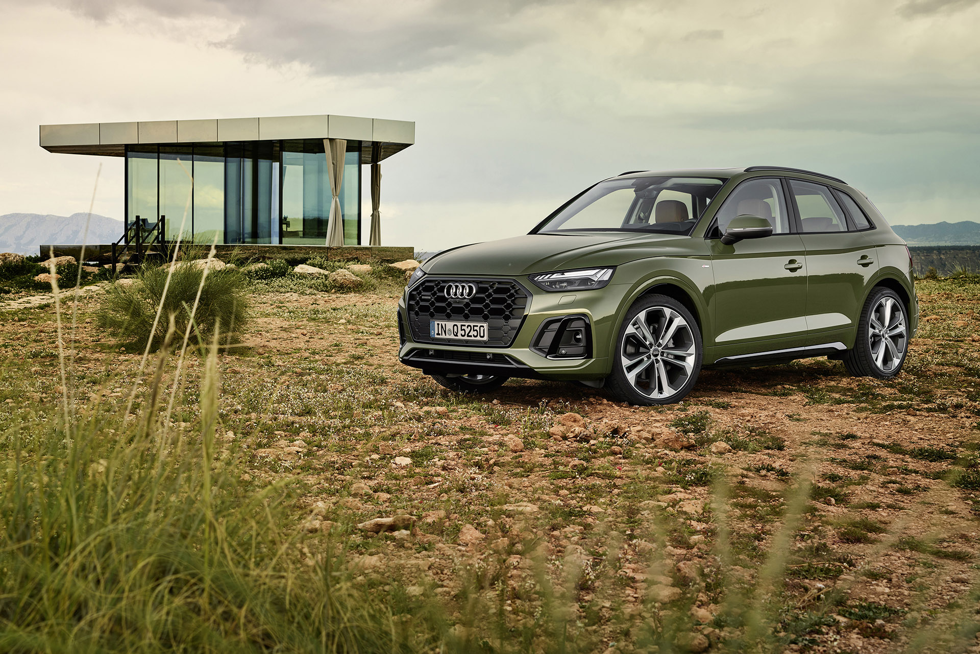 Audi Q5 podstúpilo kozmetické vylepšenia, pridali mu parádne zadné svetlá