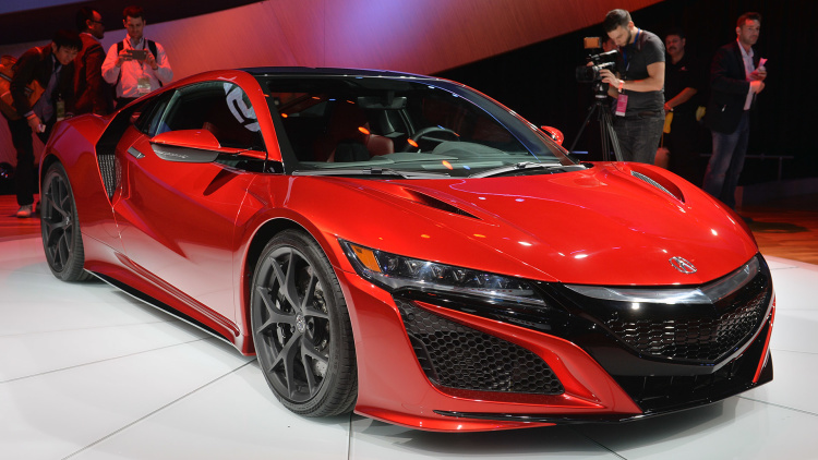 Honda zatiaľ veľa údajov neodhalila. Acura by sa mala vyznačovať jazdnými vlastnosťami superšportu a až trojnásobne zväčšenými sacími otvormi.