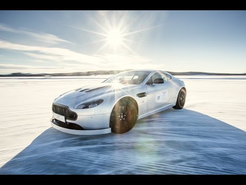 Aston Martin na zamrznutom jazere
