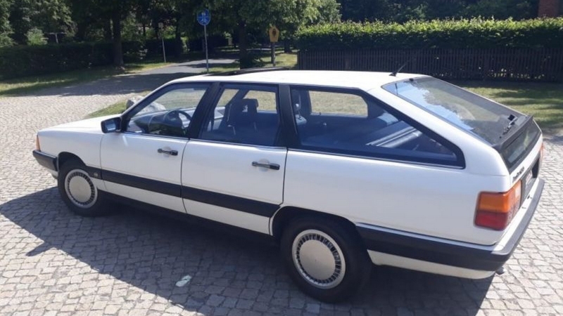 Muž má 32 rokov 1 auto. Má za sebou 4 totálky!