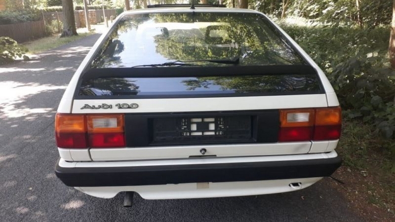 Muž má 32 rokov 1 auto. Má za sebou 4 totálky!