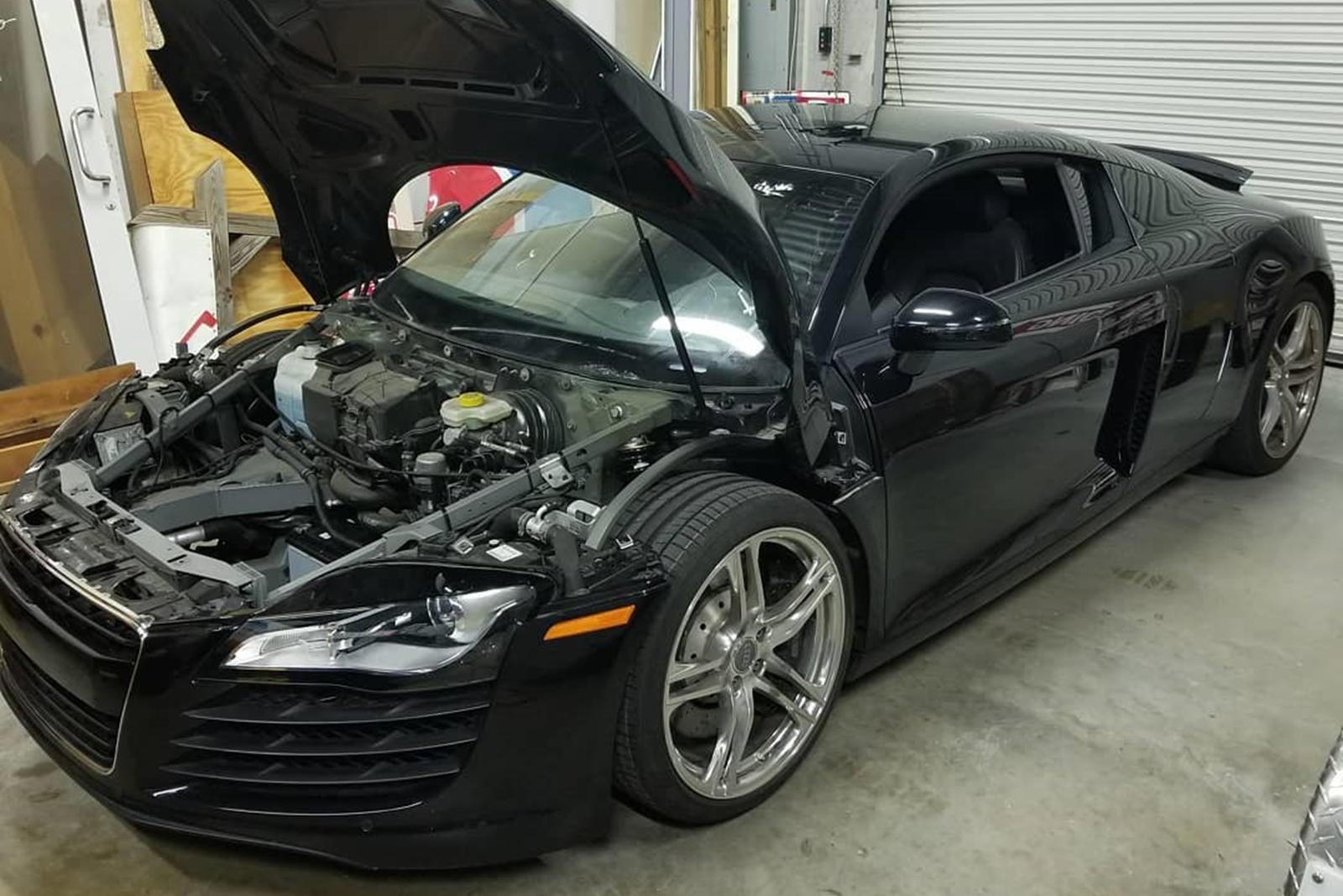 Audi R8 na totálku: Po oprave za 450€ ako nové!