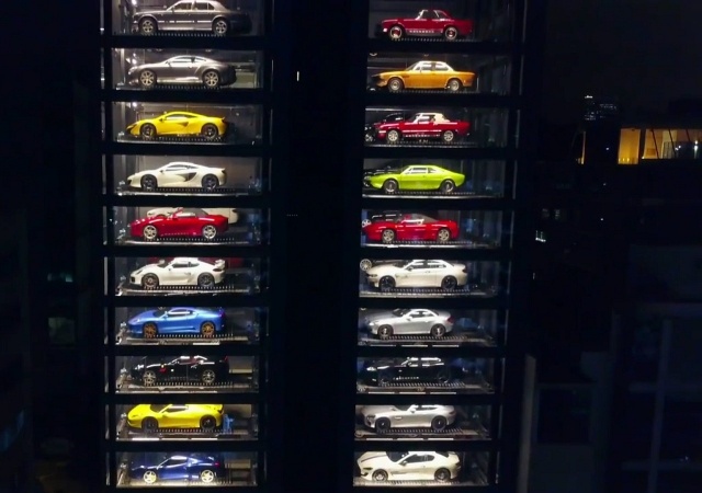 VIDEO: Toto nie je automat na nápoje, ale na autá!