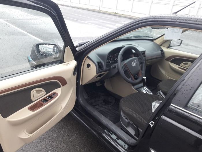 Peugeot začal zas vyrábať 32 ročnú 405-ku. Za 9 100 €!