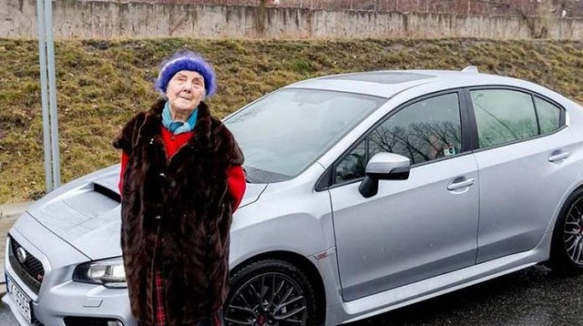81-ročná babička vs. 300-koňové Subaru WRX STI!