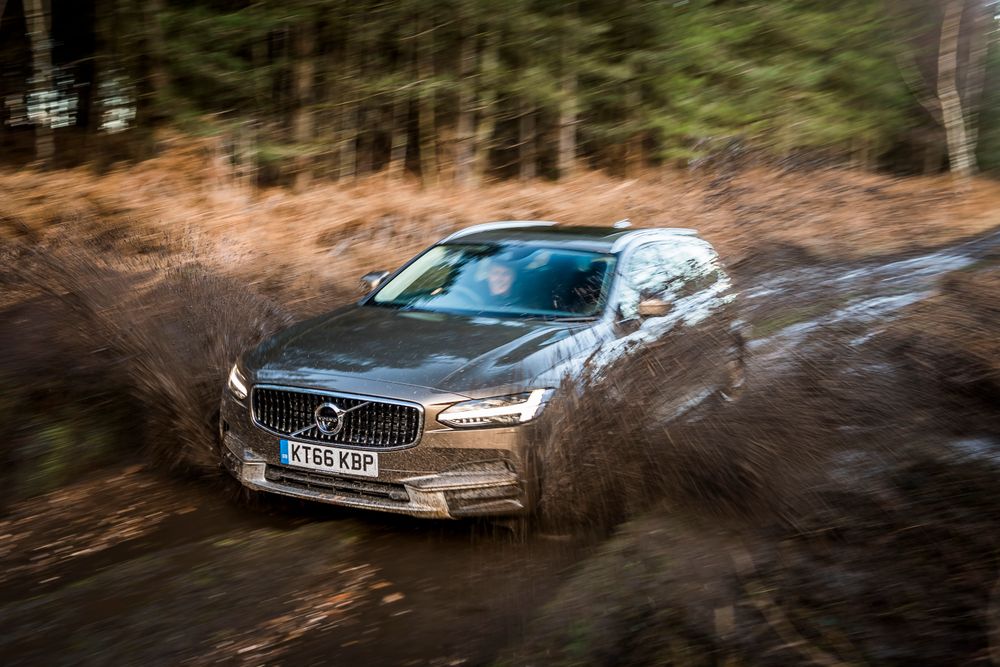 Volvo V90 Cross Country vracia vášeň do života!