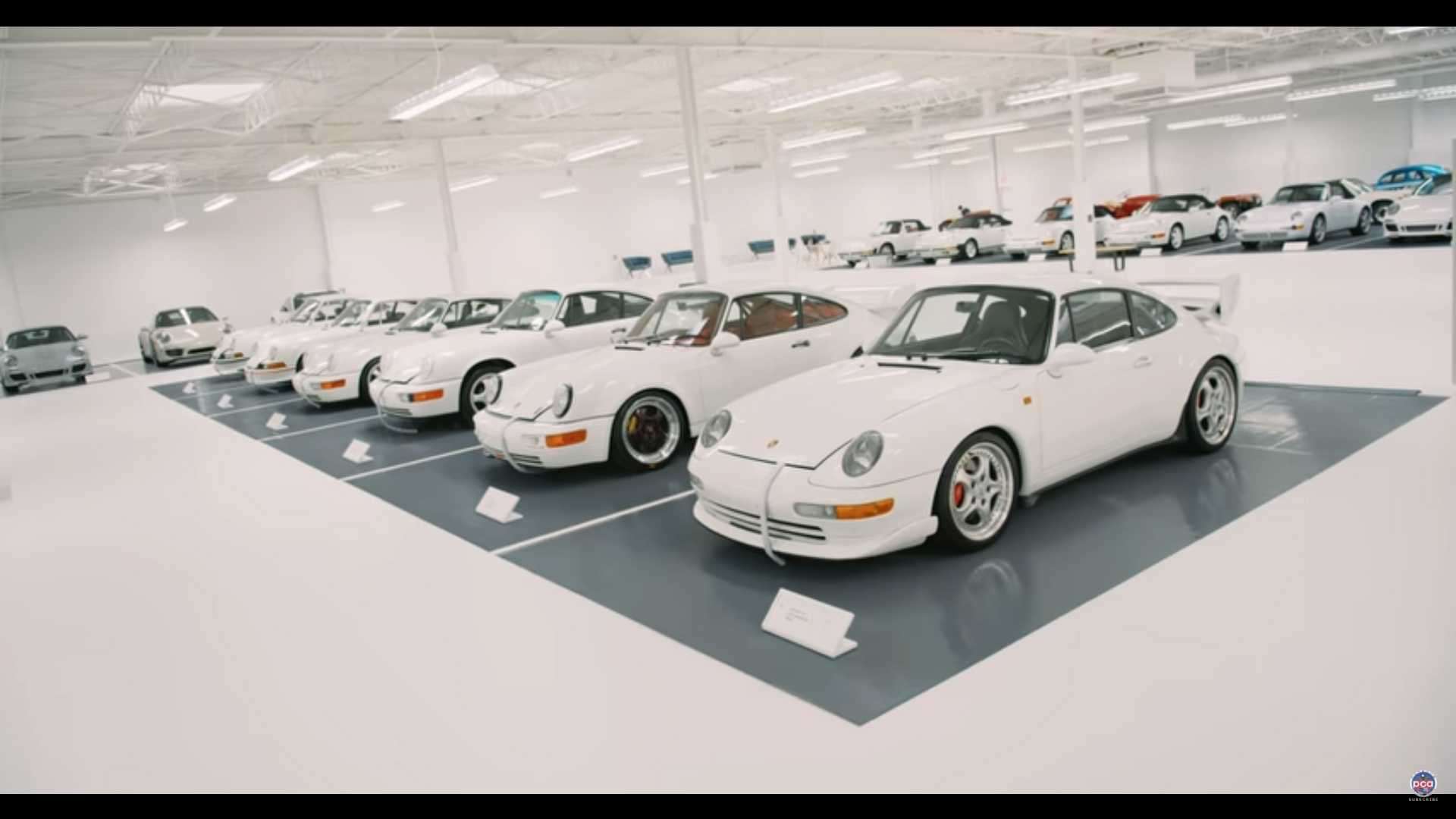 VIDEO: muž zbiera Porsche. Iba biele, má ich 65!