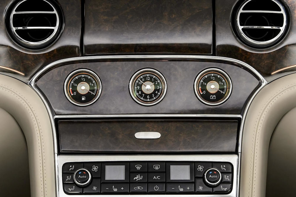 Kam ten svet speje, Bentley s elektromotorom