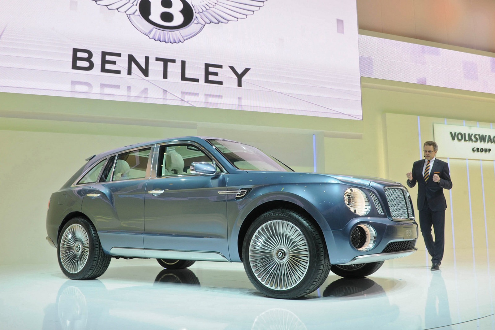 S Bentley do terénu? Časy sa menia. Superluxusné SUV klope na dvere