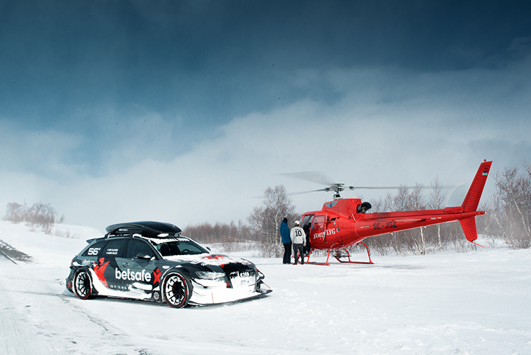 Čo dokáže Audi RS6 DTM na snehu?