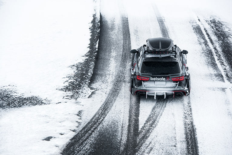 Čo dokáže Audi RS6 DTM na snehu?