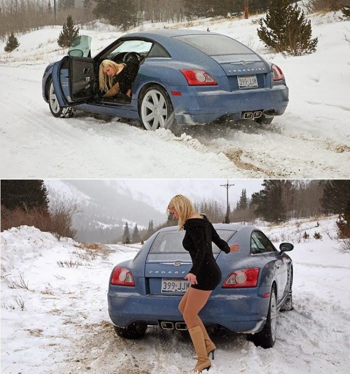 Blondínku zrazí vlastné auto!