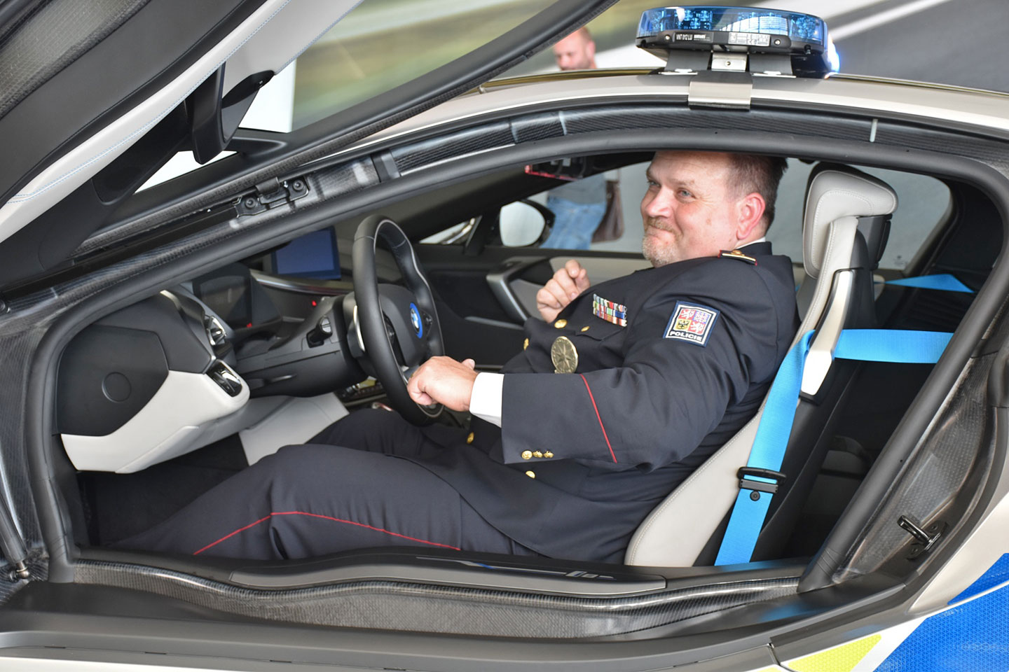 bmw i8 policia