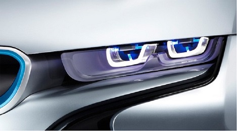 BMW i8 debutuje ako prvé na svete s laserovými svetlami!