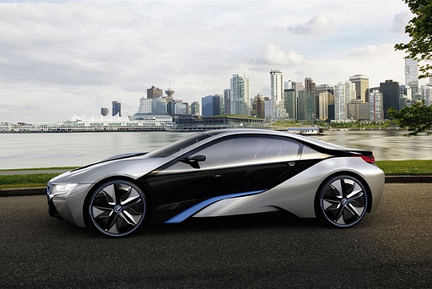 BMW i8 debutuje ako prvé na svete s laserovými svetlami!