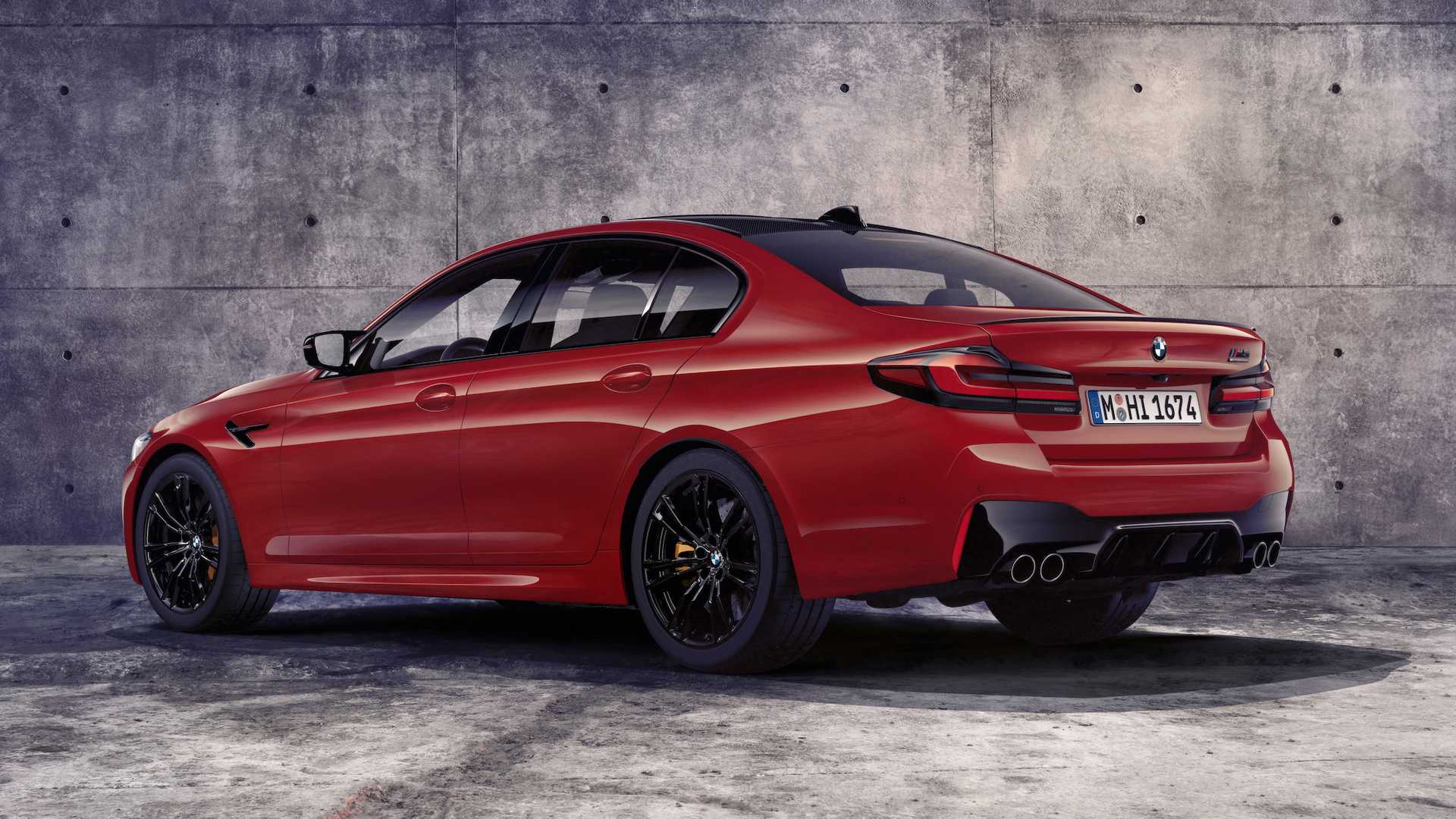 Faceliftu sa dočkala aj vrcholná verzia päťky, BMW M5