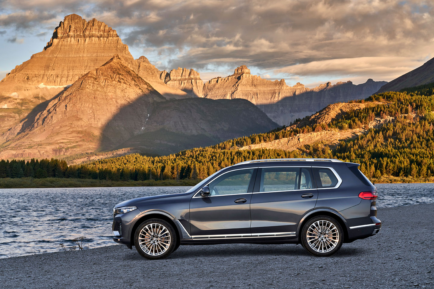Horúca novinka, BMW X7, najväčšie SUV značky!
