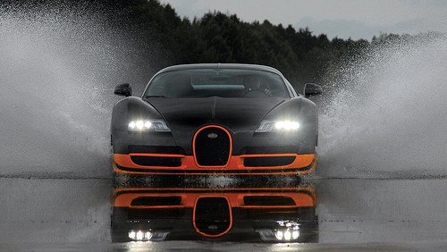 Video: Česká polícia vs. Bugatti Veyron
