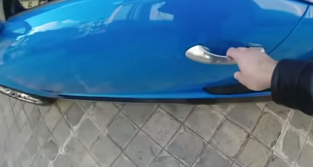 Jazda do školy na Bugatti