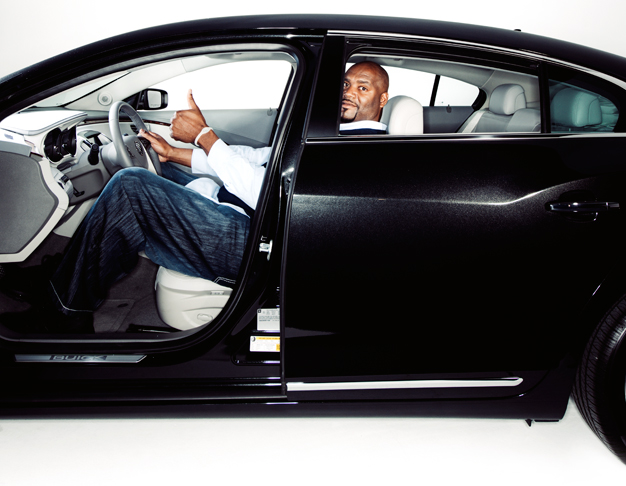 Shaquille O'Neal vo vozidle Buick LaCrosse