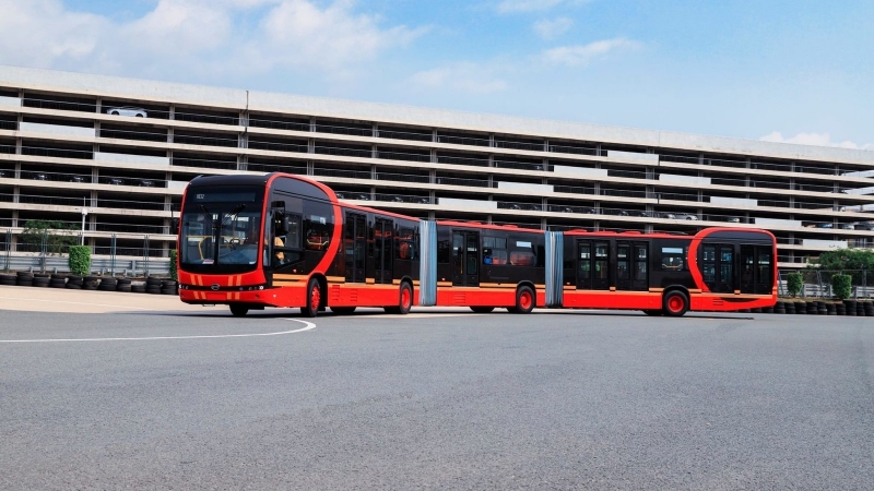 Veľkokapacitný autobus BYD K12A je rekordérom dĺžky aj počtu pasažierov - Až 250 osôb! 