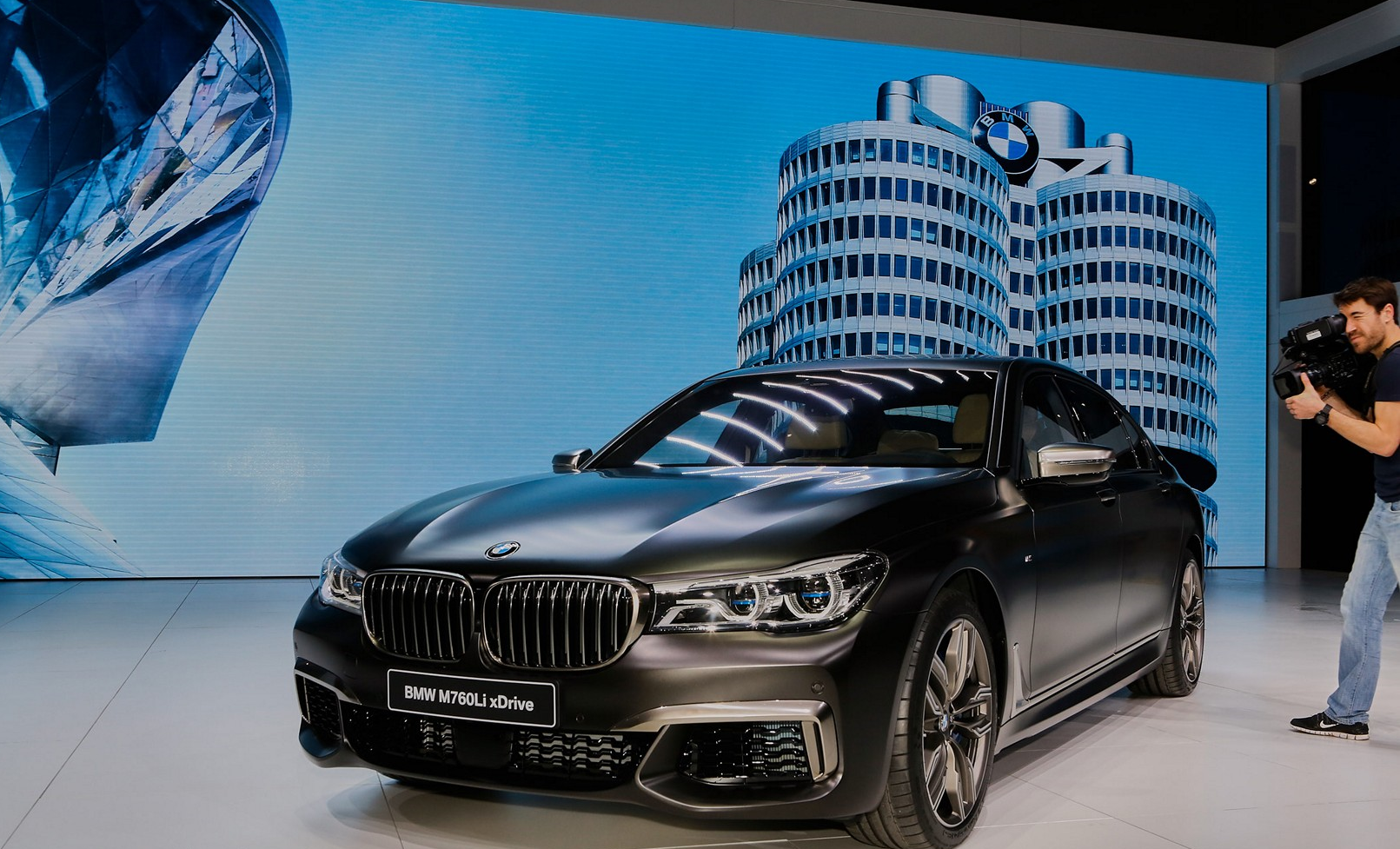 Predstavenie BMW M760Li na ženevskom autosalóne
