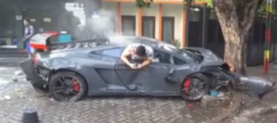 Drsná nehoda Lamborghini s fatálnymi následkami!