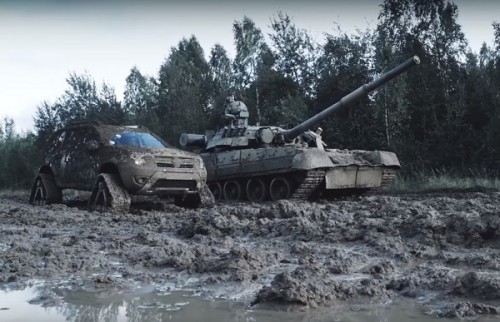 Dacia vs. tank T80!