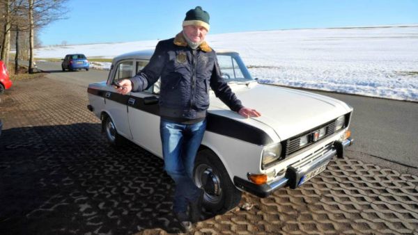 Nemec má 41 rokov 1 Moskvič. Najazdili už 1 000 000 km!