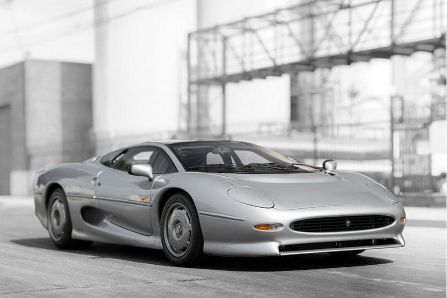 Jaguar XJ 220 vyrobené v roku 1993