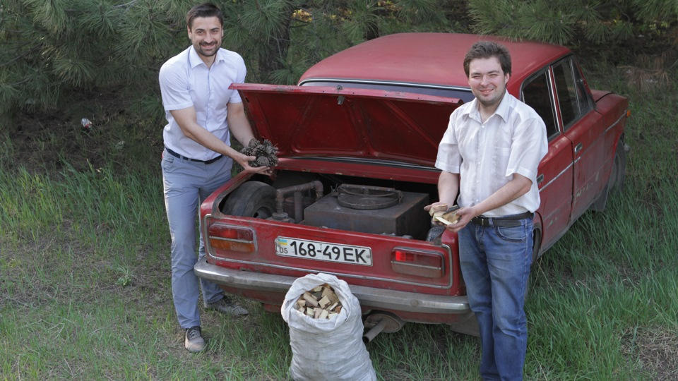 Automobil poháňaný drevom