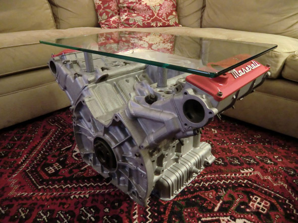 Stôl z motora