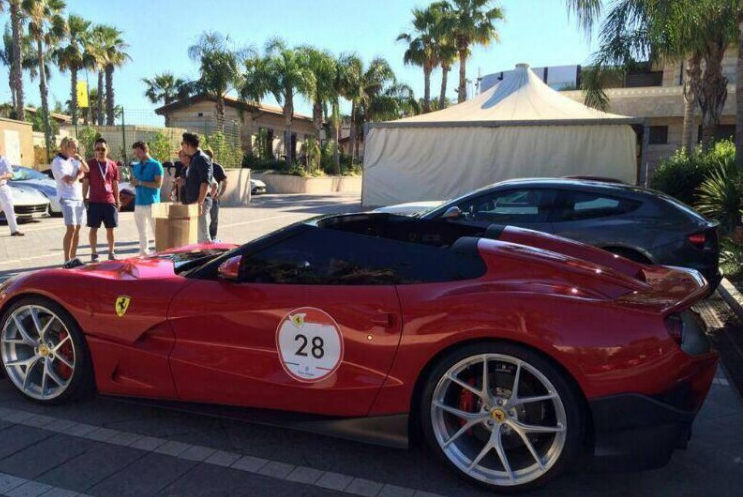 Nový svetový unikát: Ferrari F12 TRS za 3,1 milióna eur! 