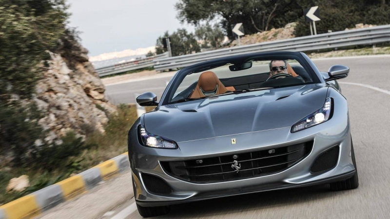 Príplatková výbava najlacnejšieho Ferrari. Držiak nápojov za 2 000€!