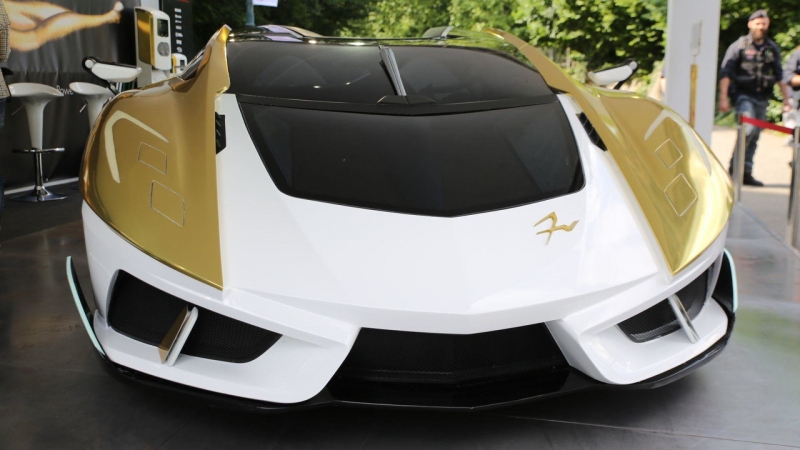 Akvárium v superšporte za 1,5 milióna €? Toto je fakt bizarné!