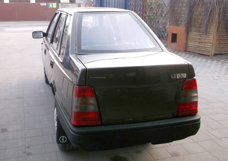 Najdivnejšie auto pre dvoch z Poľska!