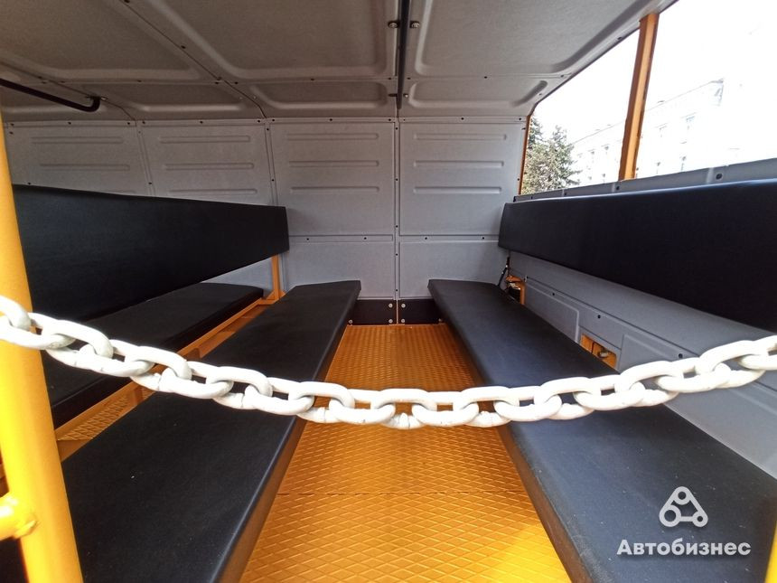 Autobus, aký si ešte nevidel. Jazdí do podzemia!