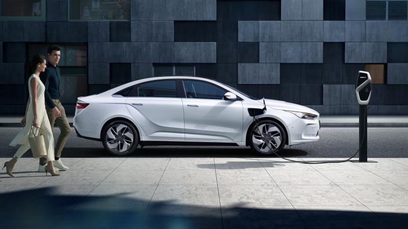 Čínsky konkurent Tesly Model 3 príde do Európy! Bude lacnejší!