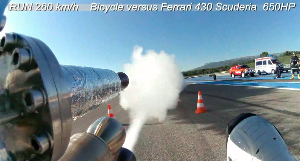 Autor rekordu 100 km/h za 0,5 s: Pokus o prekonanie 400 km/h skončil tragicky!
