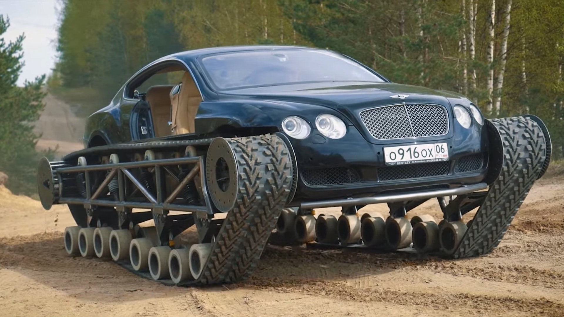 VIDEO: Rusi prestavali Bentley na tank!