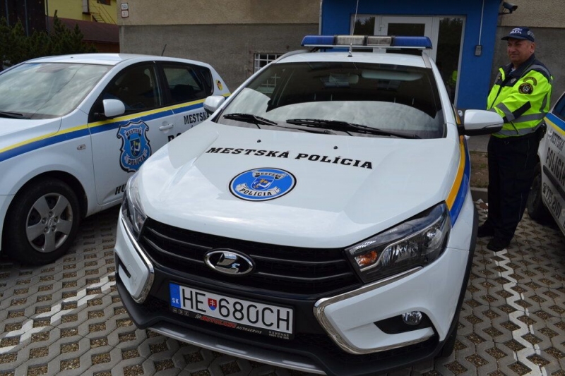 Mestská Polícia Humenné má nové služobné auto - Ladu Vesta SW Cross