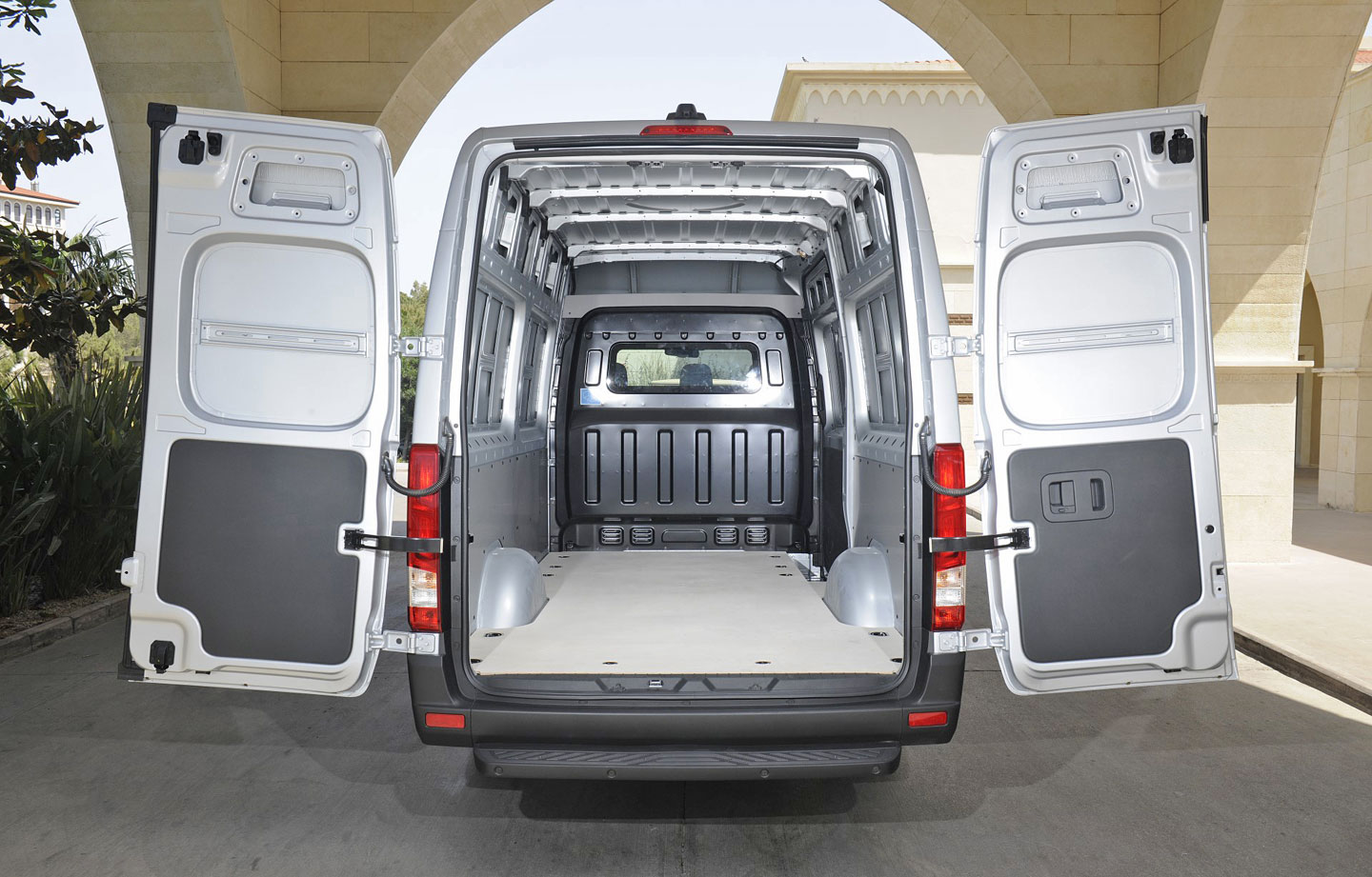 Hyundai H350