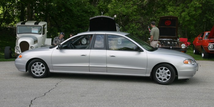 Svetová kuriozita: Funkčný obojstranný automobil!