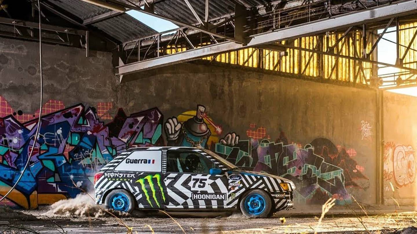 Lowcost Gymkhana paródia na Fieste s výkonom 60 koní!