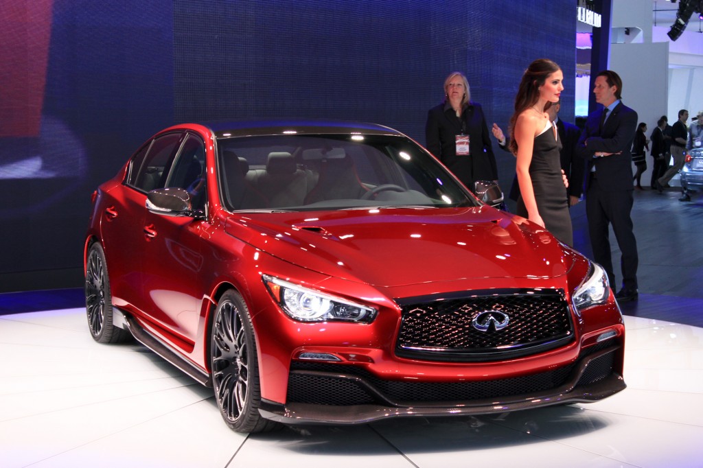 Infiniti Q50 Eau Rouge, legendárne meno, ponúkne legendárny zážitok?