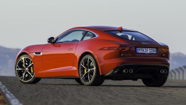 Jaguar F-Type R Coupé: Šelma idúca po krku Porsche 911! 