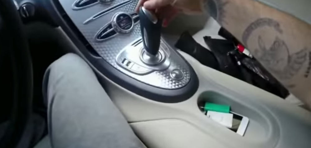 Jazda do školy na Bugatti